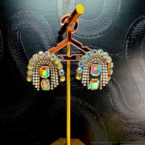 Feed Me Gems Alluring AB